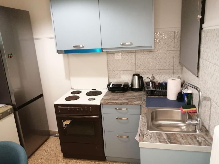 Ferienwohnung Ανακαινισμένο 8 Λεπτά Από Το Μετρό. Athen Exterior foto